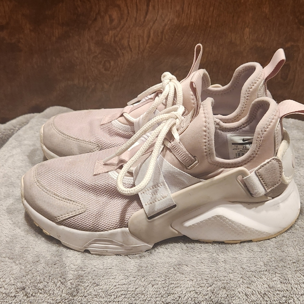 Nike Air Hurache - image 3